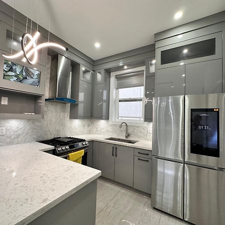 Modern And New House Near Pne With Big Garden And Free Parking Lägenhet Vancouver Exteriör bild